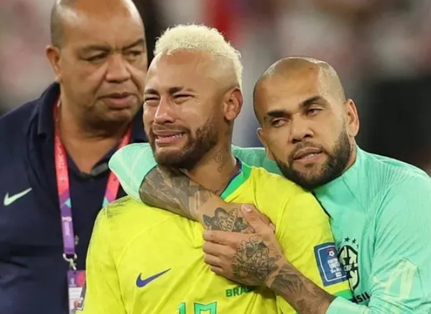 Neymar giúp Dani Alves thoát cảnh ngồi tù ngoạn mục