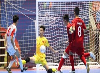 Bóng sống thủ môn ném vào có tính không?