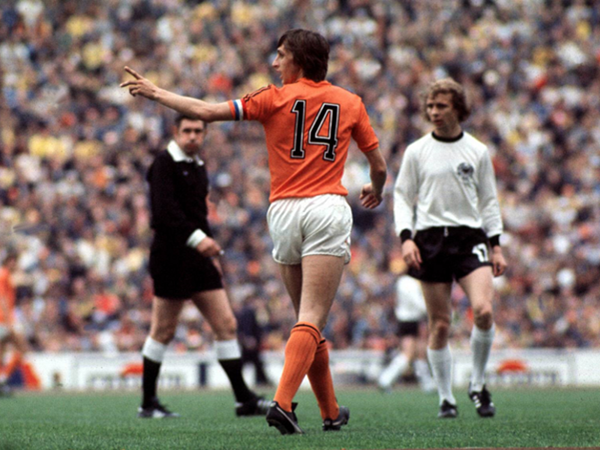 Số áo 14 của Johan Cruyff tại Ajax
