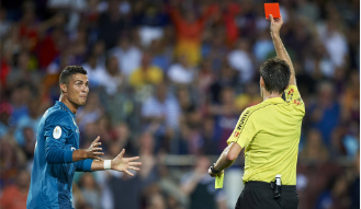 Những lần thẻ đỏ đáng chú ý của Ronaldo