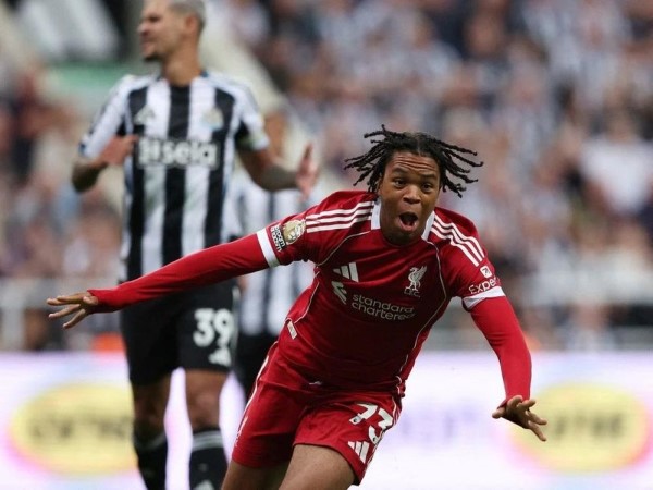 Ghi dấu lịch sử ở Champions League