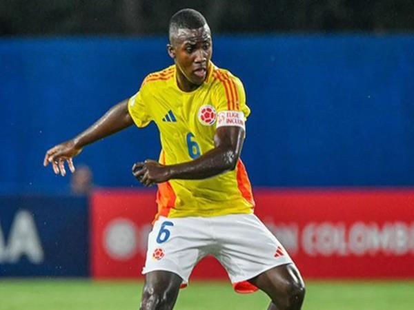 Chuyển nhượng MU: Đạt thỏa thuận với Cristian Orozco