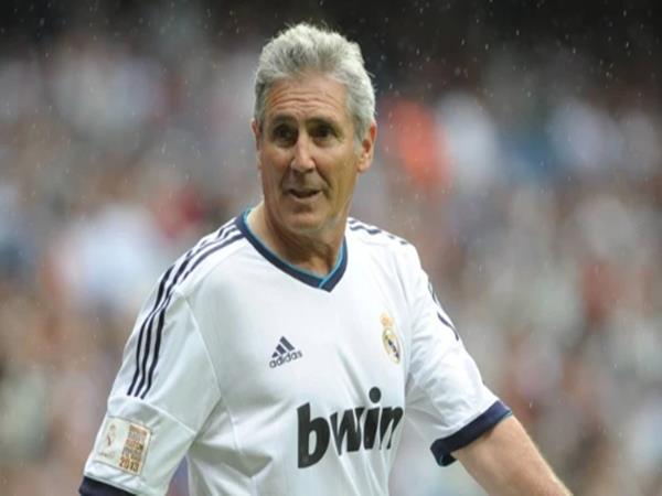 Tiền đạo huyền thoại Man City Santillana